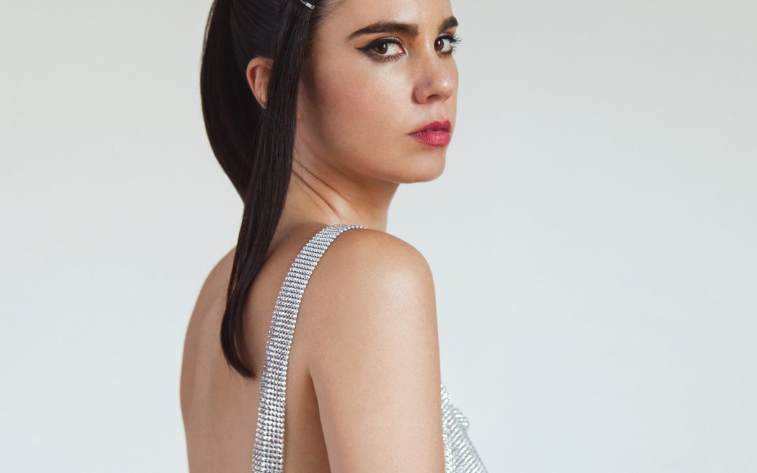 Javiera Mena lanza «I. Entusiasmo» como primera entrega de su nuevo álbum