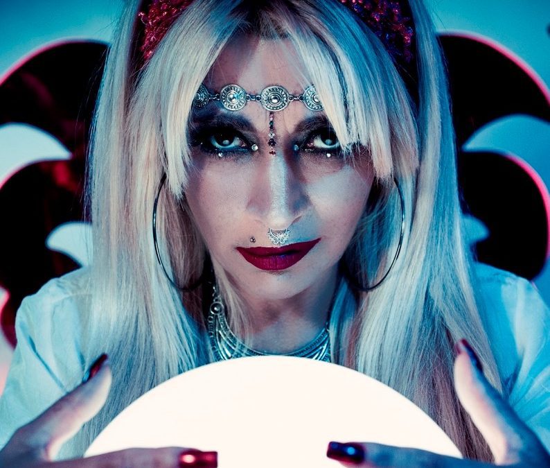 Luzabril presenta su videoclip «Caminante de las Sombras» contra el maltrato animal