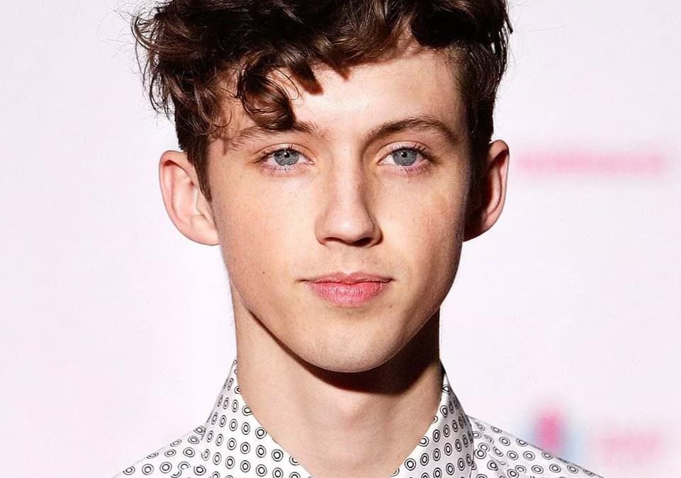 «Heartbreak Girl» por Troye Sivan