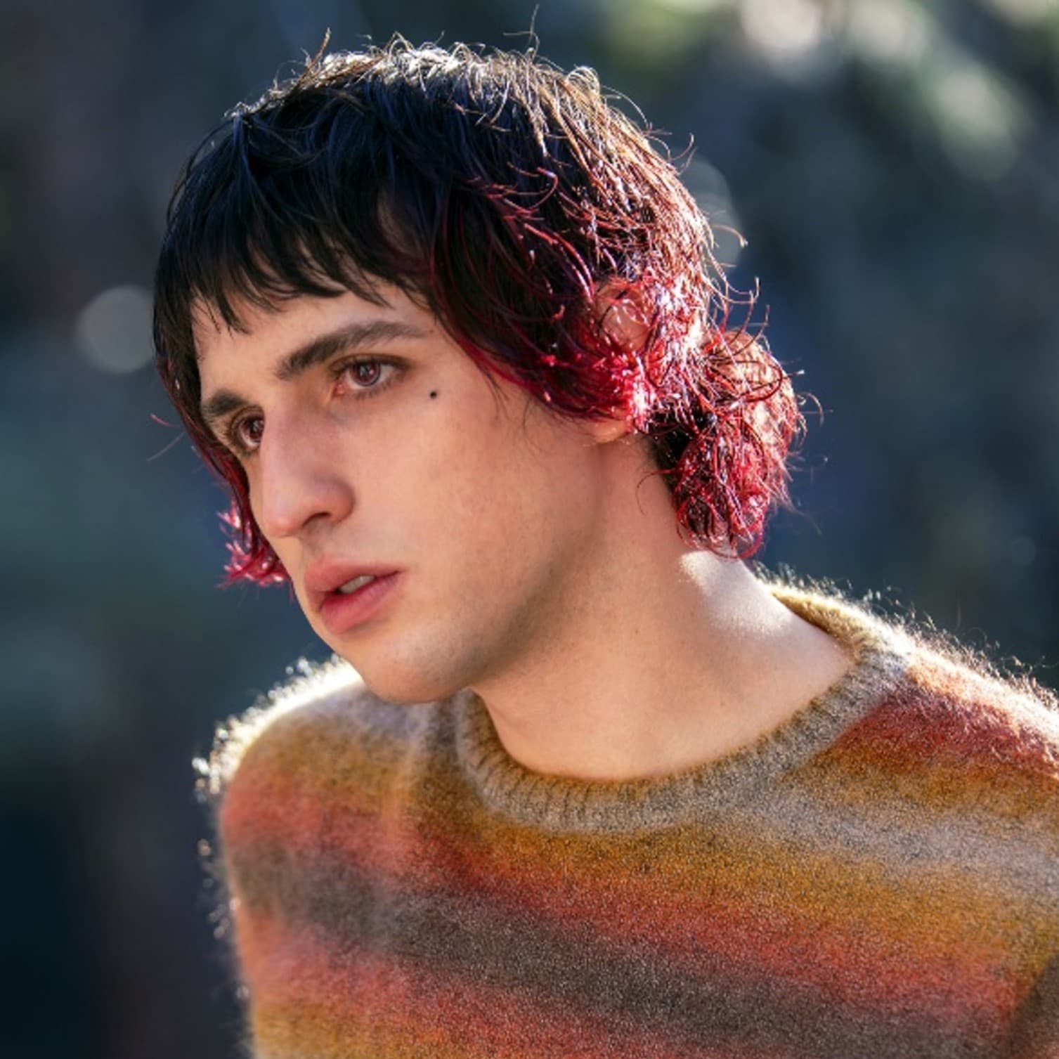 Porter Robinson regresa con nuevo sencillo y videoclip «Cheerleader»