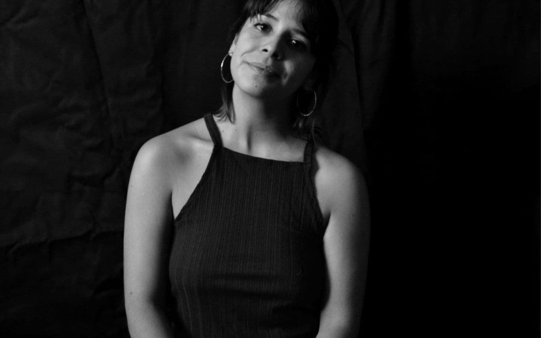Camila Bañados estrena «Papel» y prepara show de lanzamiento