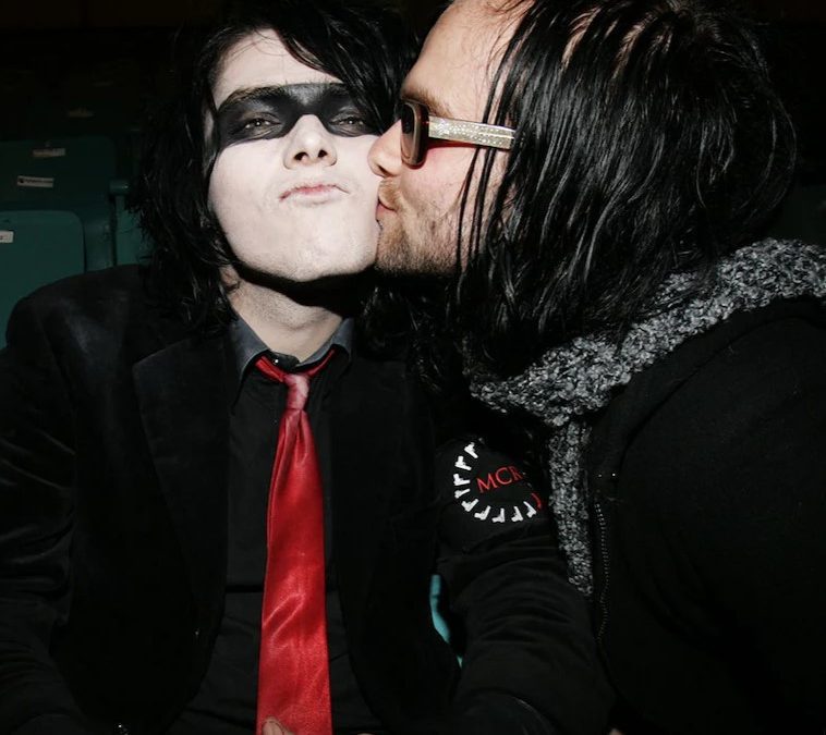 «Under Pressure» por My Chemical Romance & The Used