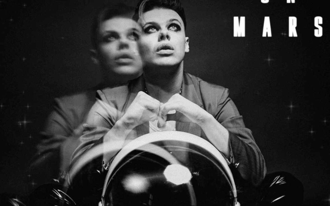 «Life On Mars?» por YUNGBLUD