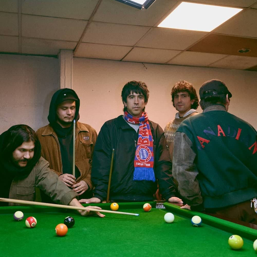 Frucola Frappé anuncia gira de invierno tras su último álbum «Cielo Falso»