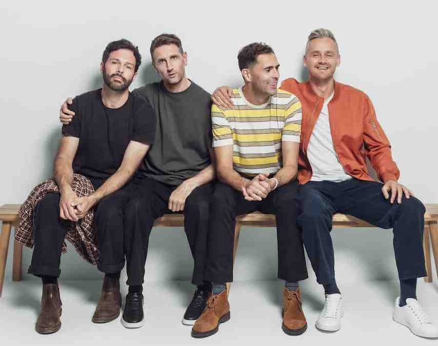 «Cast No Shadow» por Keane