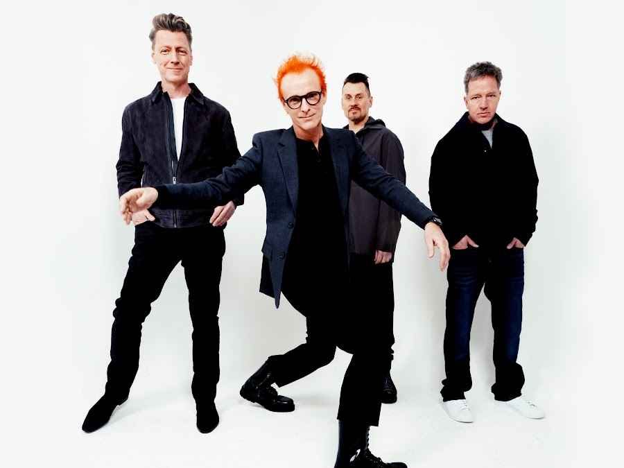 «Why Does It Always Rain On Me?» de Travis