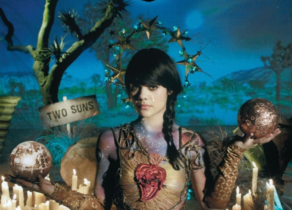 «Siren Song» de Bat For Lashes