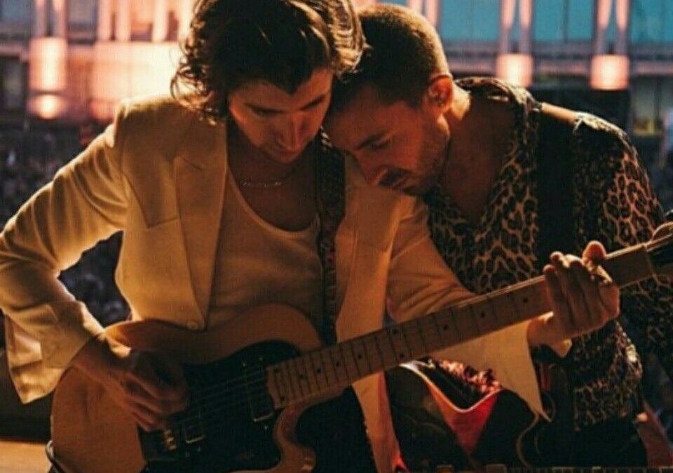 «Moonage daydream» por The Last Shadow Puppets