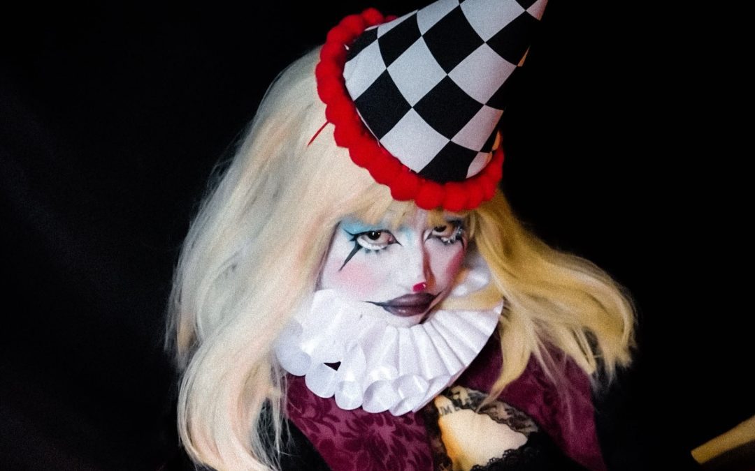 Carmina Noir explora el desencanto en su nuevo single «Stupid»